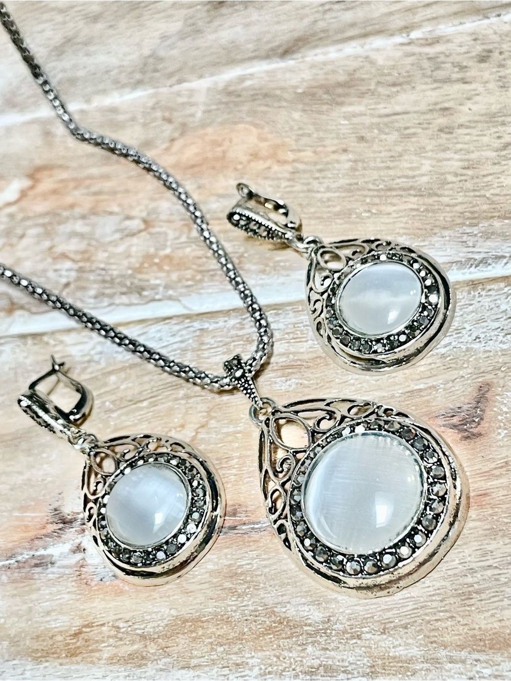 Silver-Tone White Cat's Eye Pendant Necklace with Matching Drop Earrings